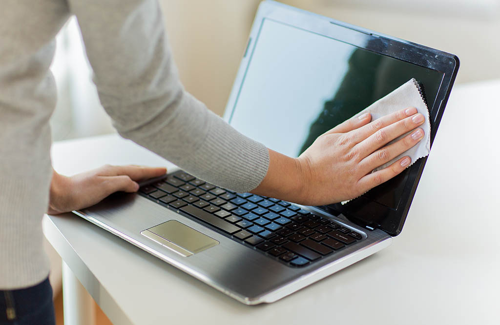 Five Tips to Help You Keep Your Workstation Clean